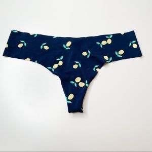 Victoria’s Secret Lemon 🍋 Pattern Thong Medium